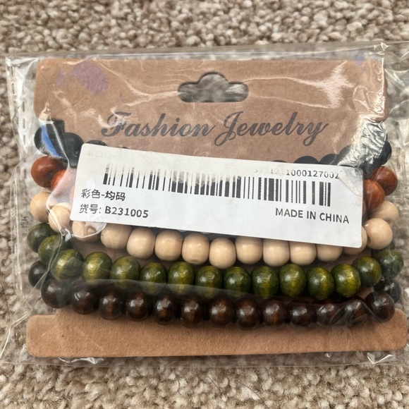 Bundle of New Boho Jewelry 7 Beaded Bracelets 1 Fashion Ring With Stone - Picture 4 of 5